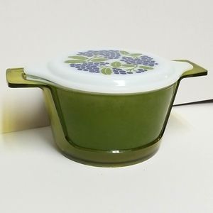 Green Pyrex 1 at With Grape Lid and Holder